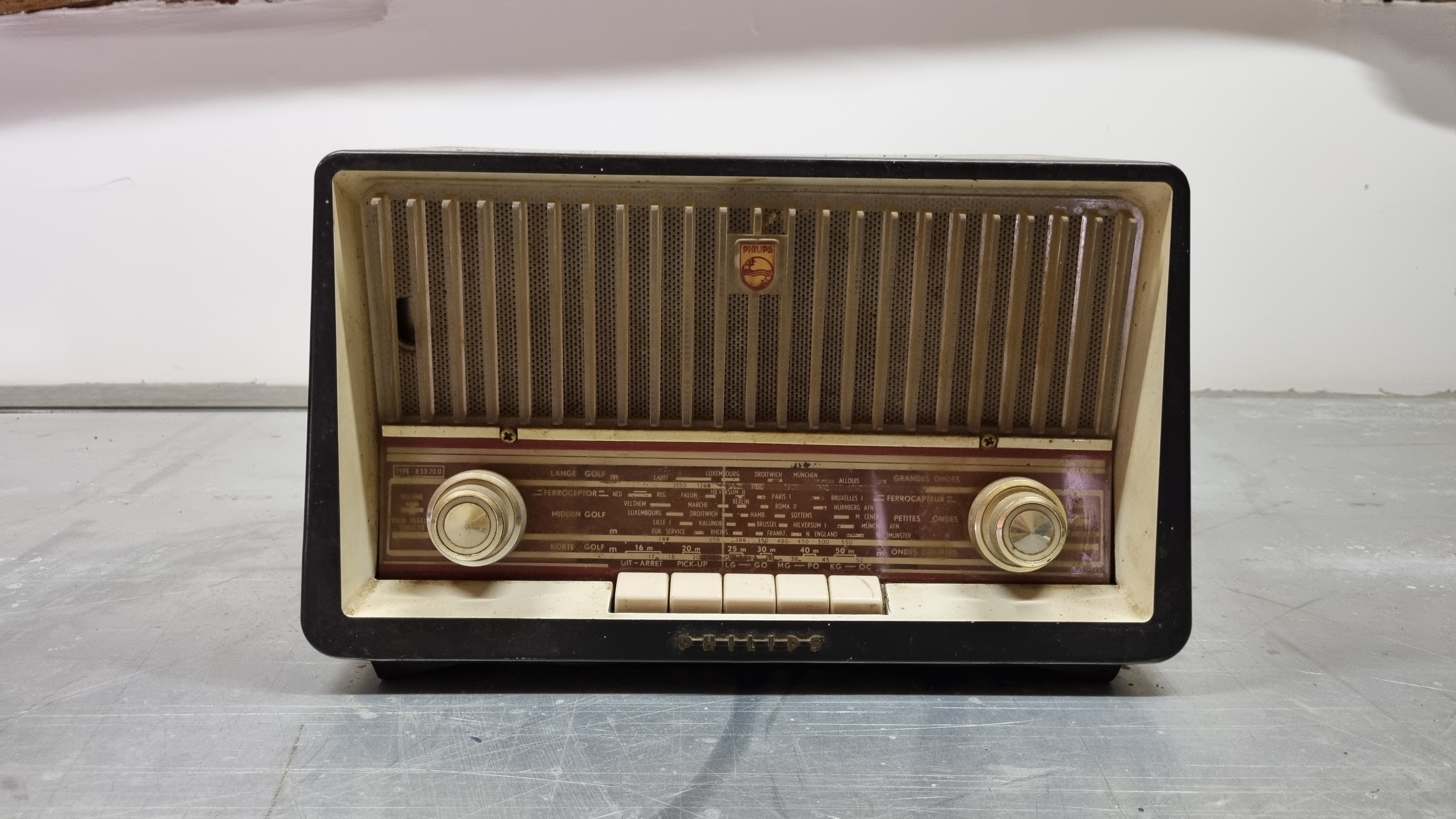 Philips B3X80U